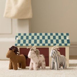 Kids Concept - Ξύλινος Στ΄άβλος Με 3 Αλογάκια Sam, Dotty, Vera