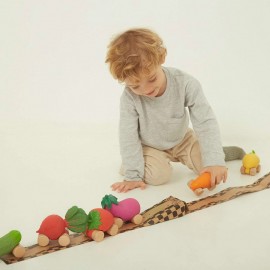  Oli & Carol - Μασητικό Αυτοκινητάκι Από Φυσικό Καουτσούκ Με Ξύλινες Ρόδες Sweetie The Strawberry