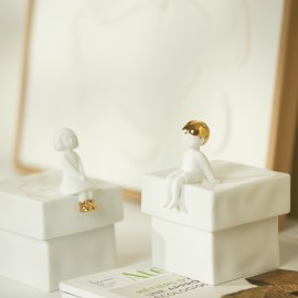 Raeder - Porcelain stories. Πορσελάνινο Κουτάκι Boy