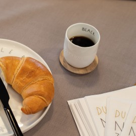 Raeder - Πορσελάνινη Κούπα Με Ξύλινη Βάση "Black & Strong" 