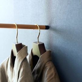 Yamazaki - Κρεμάστρα Ρούχων Με Βάση Σιδερώματος Tower Slim BK