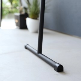 Yamazaki - Κρεμάστρα Ρούχων Με Βάση Σιδερώματος Tower Slim BK