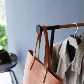 Yamazaki - Κρεμάστρα Ρούχων Με Βάση Σιδερώματος Tower Slim BK