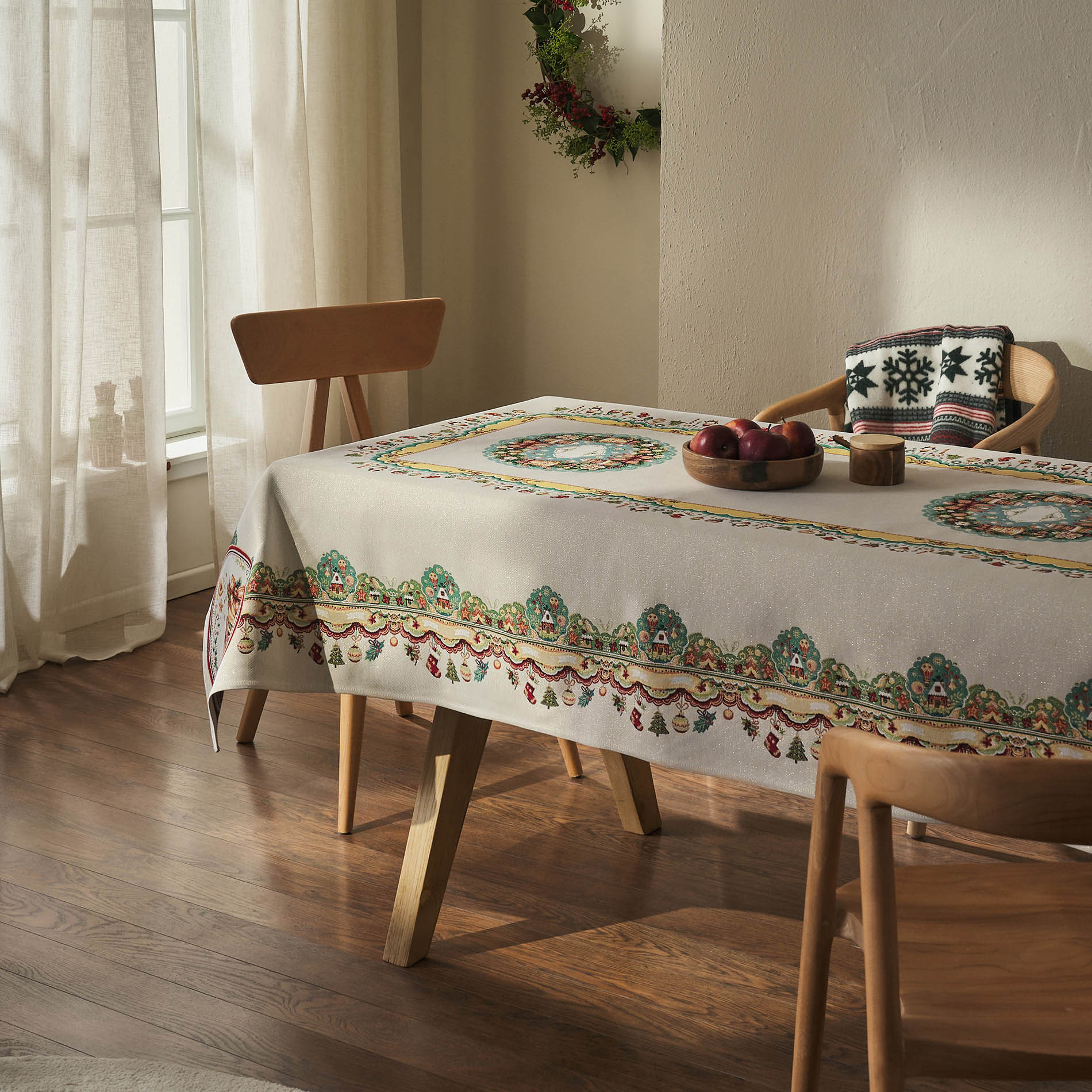 Τραπεζομάντηλο 135x135cm GOFIS HOME Xmas 212